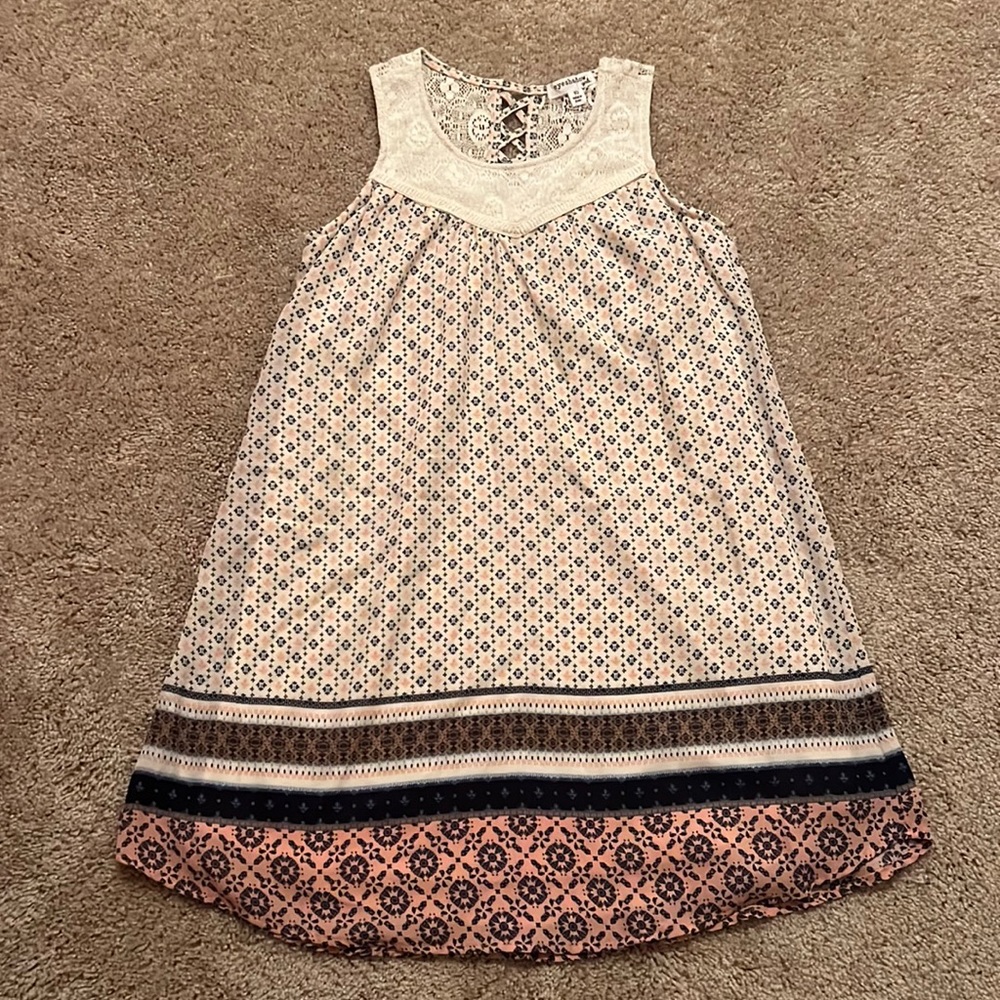 NWOT: Girl’s sleeveless dress lace fully lined size 10
